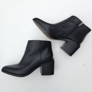 Vince Camuto Kelmi Leather Black Ankle Booties Size 8.5